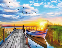 Лодка у причала и закат